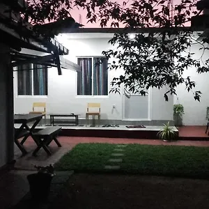 Araliya White House Homestay Negombo